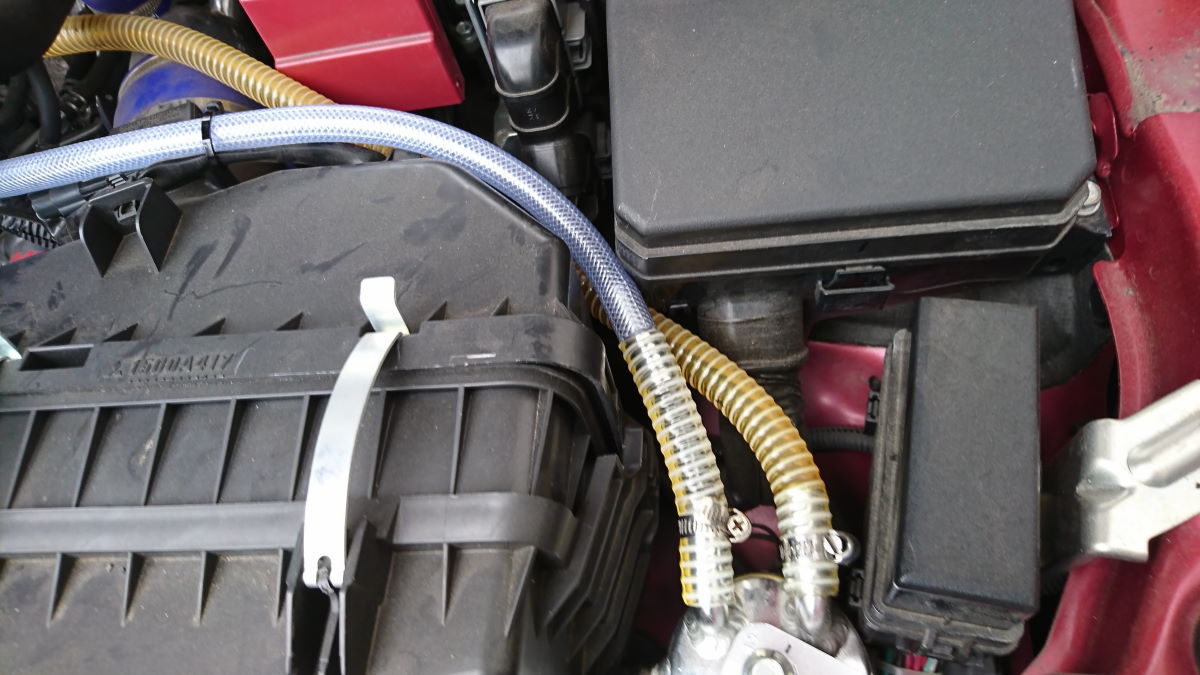 オイルキャッチタンクの耐圧耐油ホースを交換 | たぬきの車と家の毎日